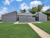 Building Photo - Updated duplex in Richardson