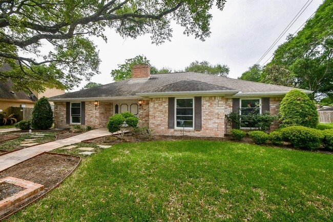 Building Photo - 3007 Broadmoor Dr