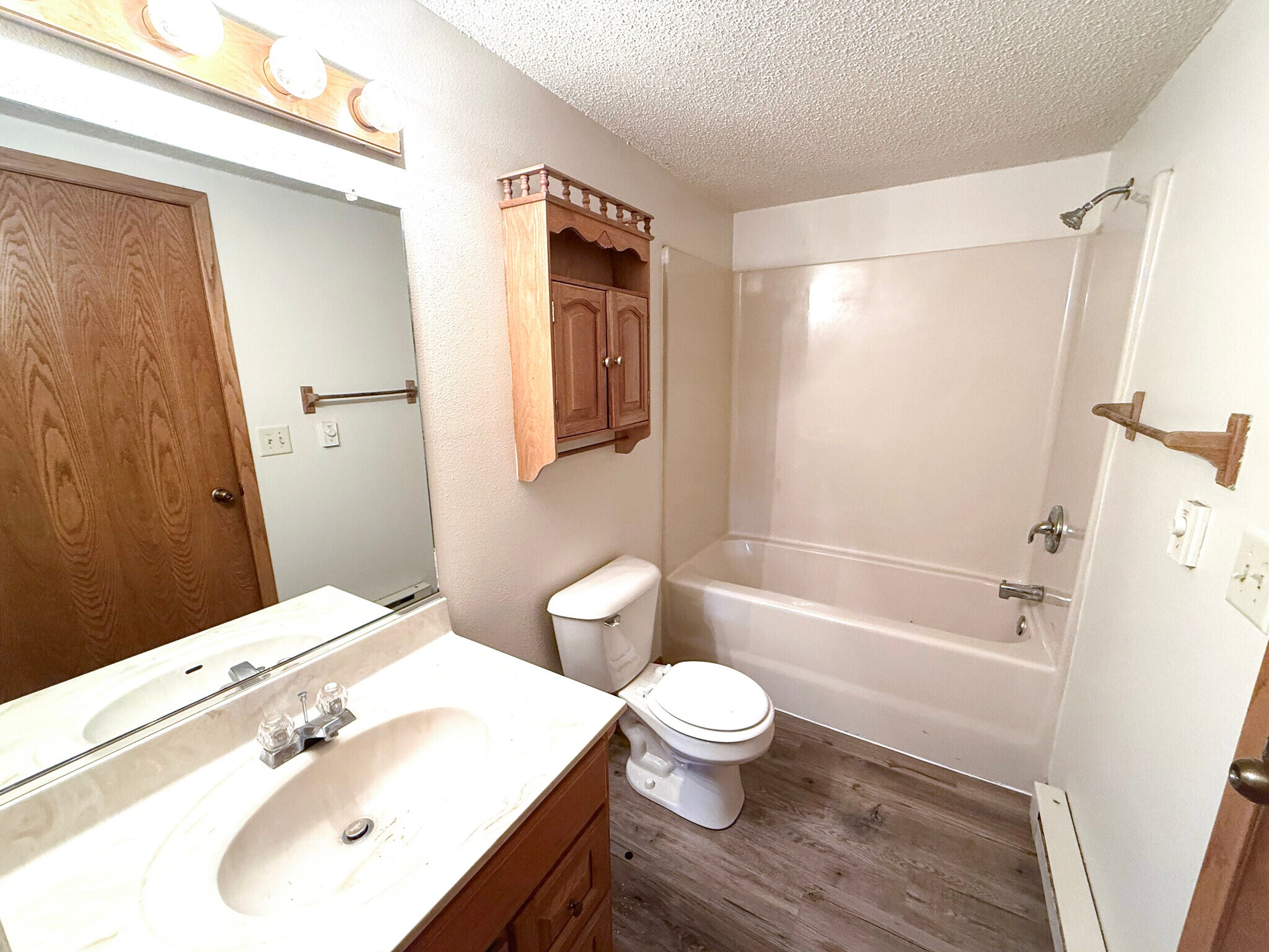 Building Photo - 2820 Edgewood Dr