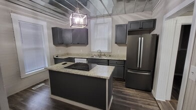 Building Photo - 211 West Dr
