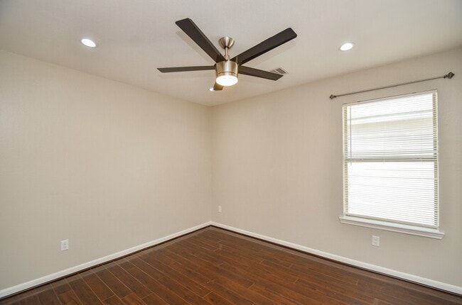 Building Photo - 9518 Prairie Dale Ct