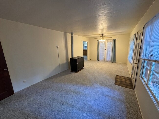 Building Photo - Serene mountain setting in Felton