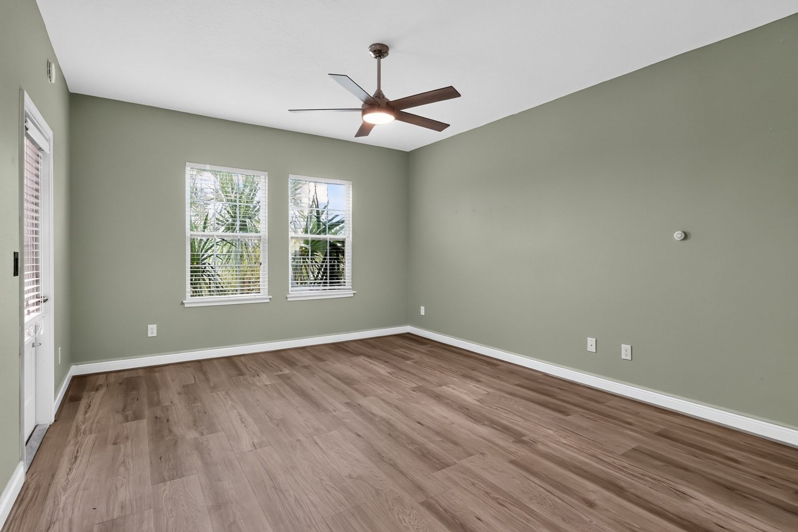 Building Photo - 6536 Calamondin Dr