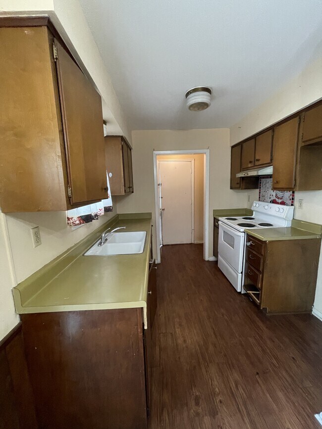 Building Photo - 247 Fennel Dr