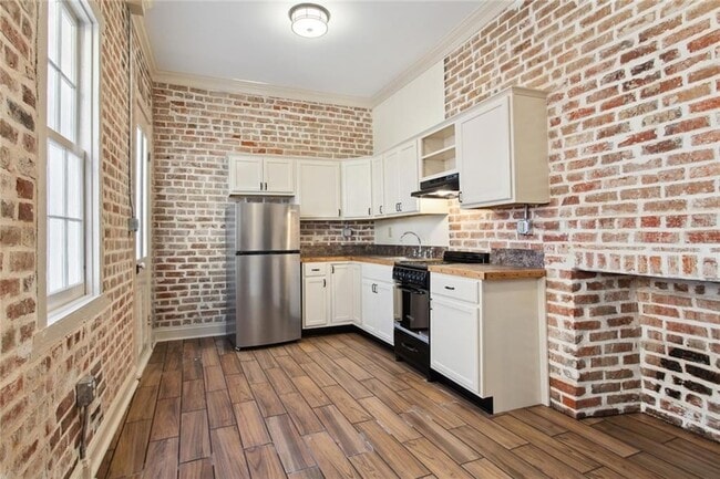 Building Photo - 710 Orleans St