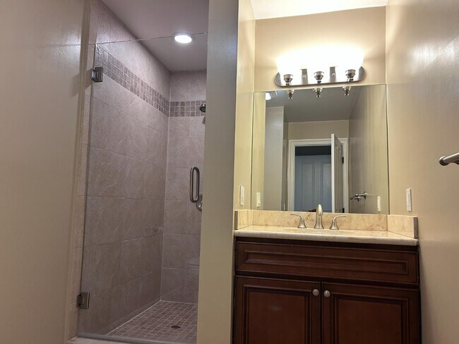 Building Photo - 27111 Sugar Pine Dr