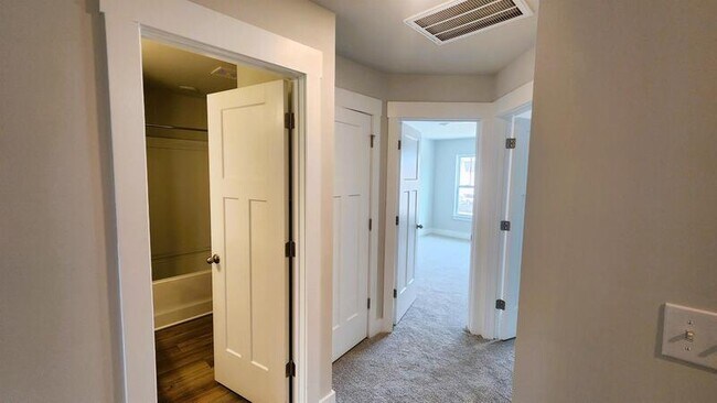 Building Photo - 132 Marston Ln