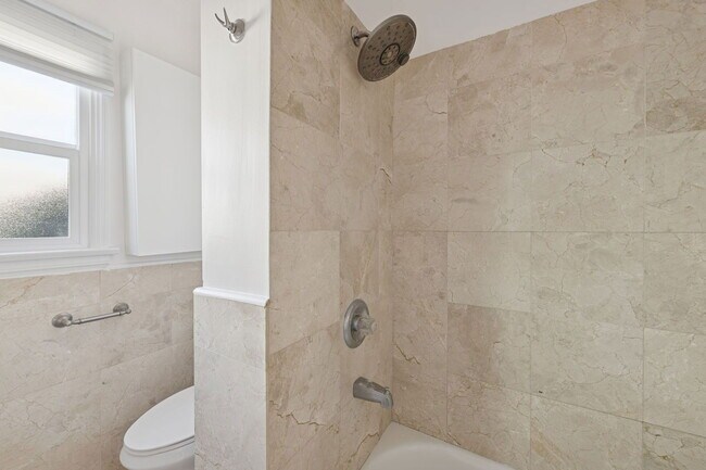 Building Photo - 1556 S Beverly Glen Blvd