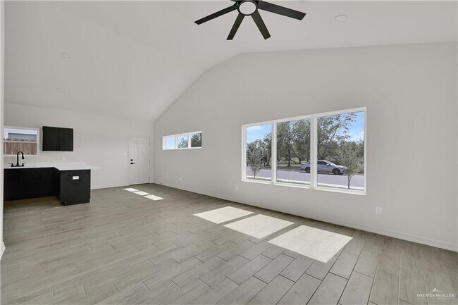 Building Photo - 23 Robin Rd