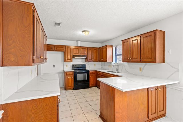Building Photo - 4845 Barberry Dr