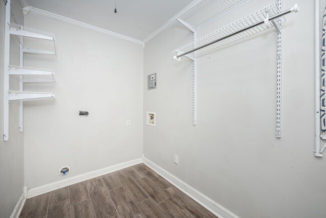 Building Photo - Adorable Updated Cottage in Pascagoula