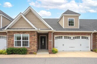 Building Photo - Single-level 2-bed, 2-bath townhome in 55+ community with pool, clubhouse, fitness center and gro...