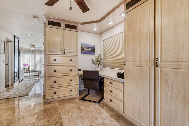 Building Photo - 3151 Bel Air Dr