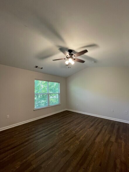 Building Photo - 3825 Cherokee Woods Way