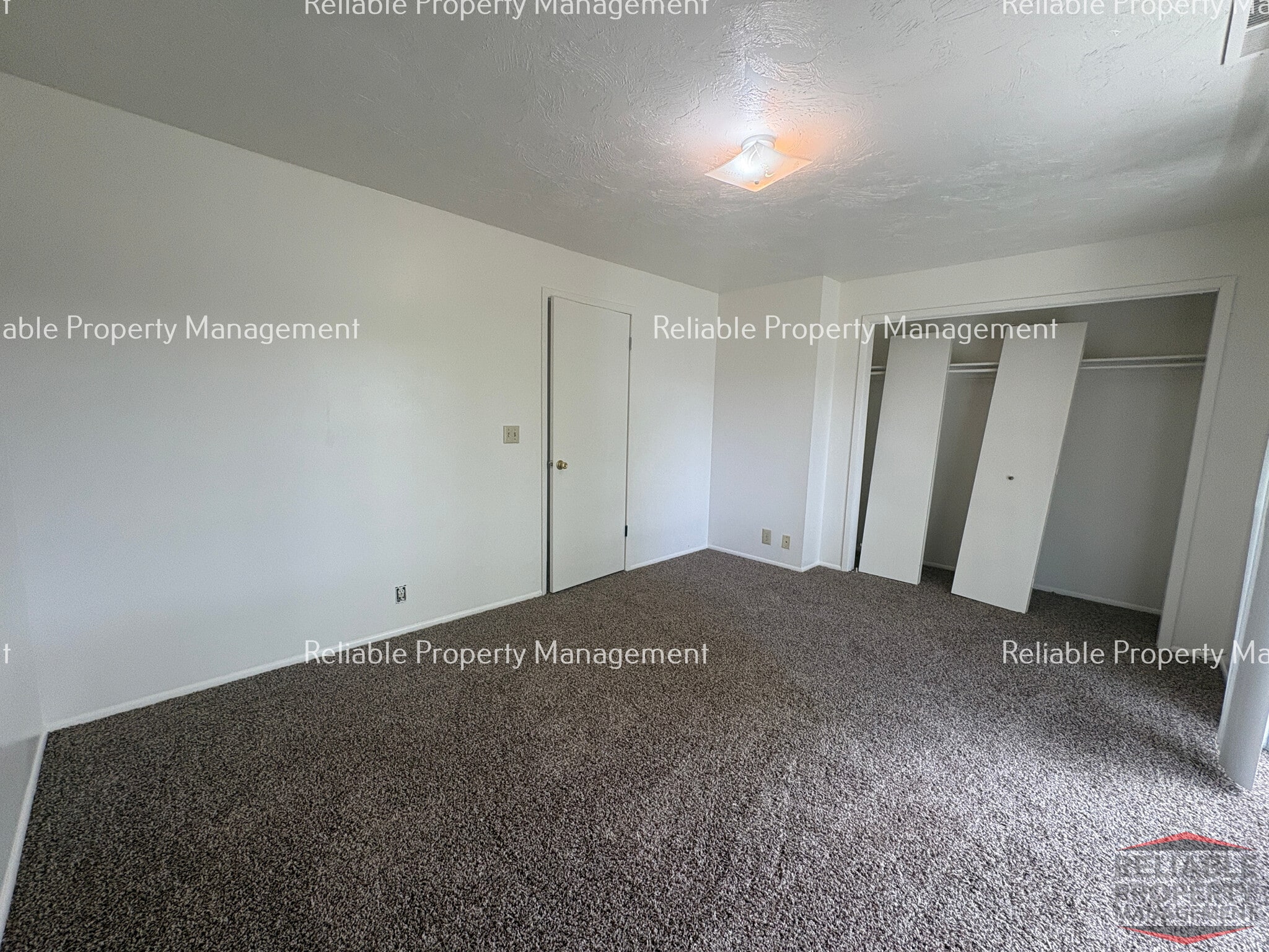 Building Photo - 1524 Falcon Dr