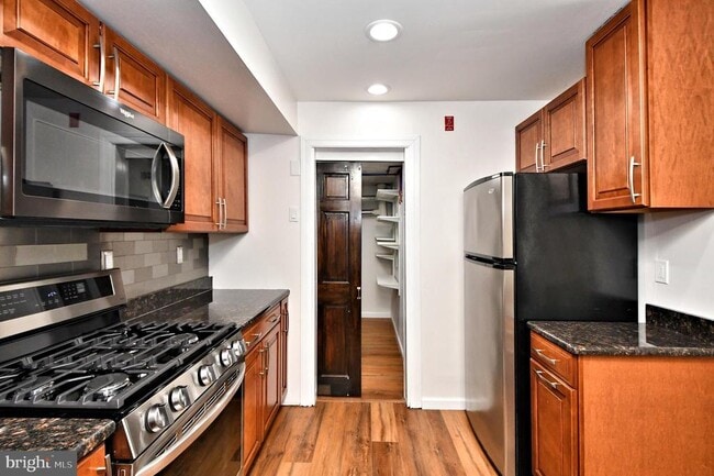 Building Photo - 1401 Society Pl