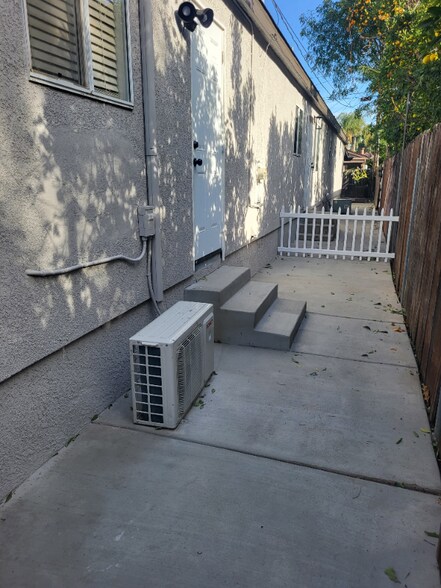 Building Photo - 15381 Monterey Ave