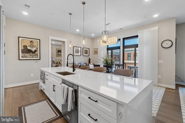 Building Photo - 5 Stationmaster St SE