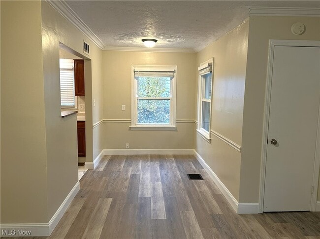 Building Photo - 1381 Dover Ave