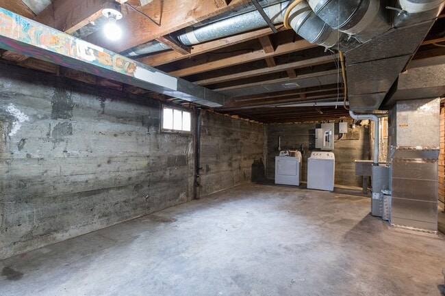Building Photo - 2535 NE Prescott St