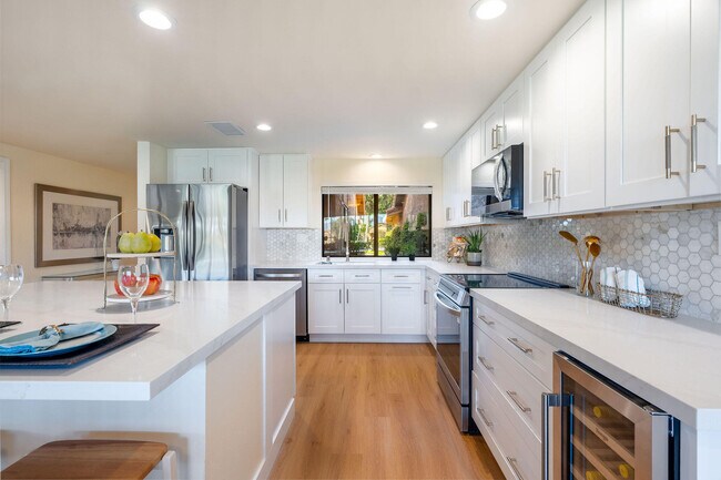 Building Photo - 54 Maximo Way