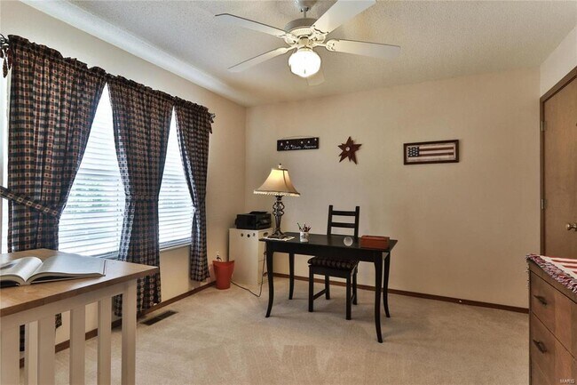 Building Photo - 1106 Illini Dr
