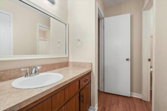 Building Photo - 3208 Ginger Dr