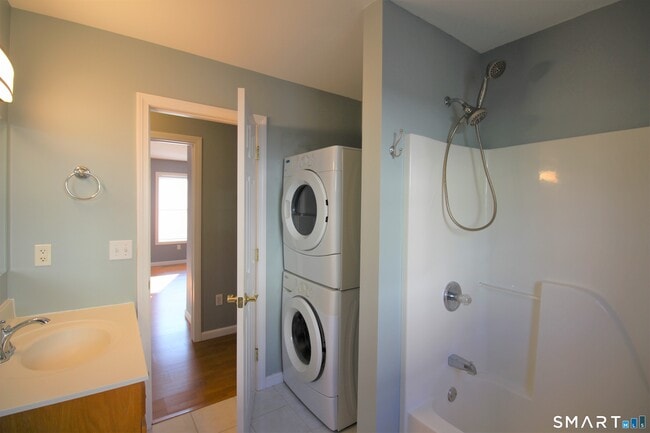 Building Photo - 125 Thorniley St