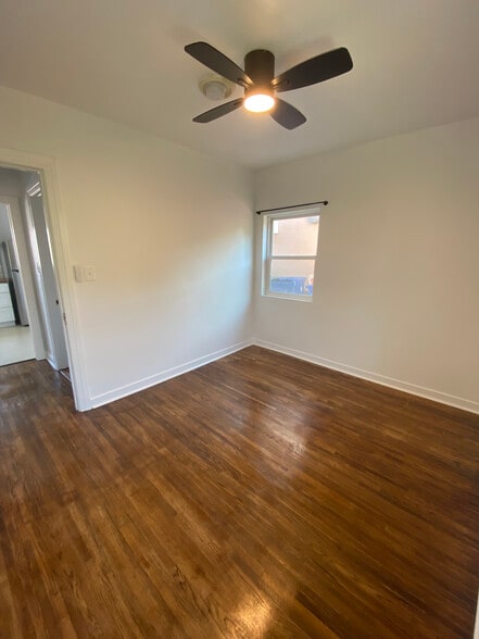 Building Photo - 1134 N Evergreen Ave