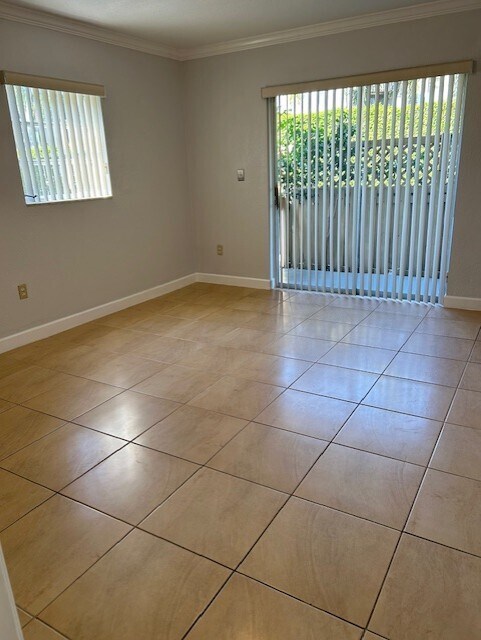 Building Photo - 8500 SW 109th Ave