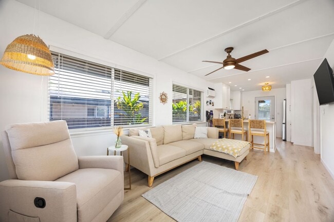 Building Photo - North Shore Boho Aloha Cottage | 2 Bed, 1 Bath | Available August 1, 2026