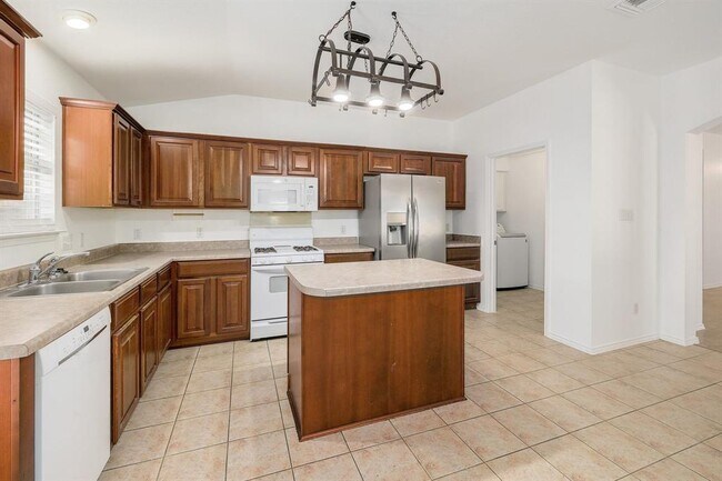 Building Photo - 1109 Fossil Cove