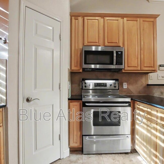 Building Photo - 4905 Canberra Ln