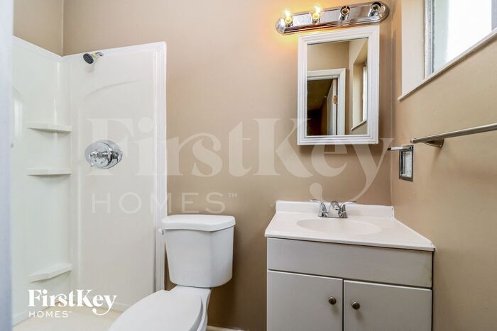 Building Photo - 6370 Silver Fox Dr