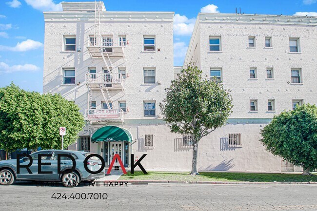 Building Photo - 302 Alexandria Ave