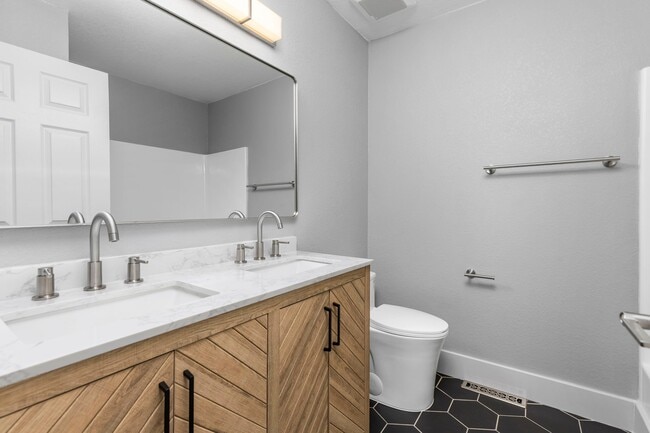 Building Photo - 508 King Ct