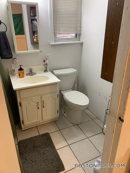 Building Photo - 91-93-93 Calumet St