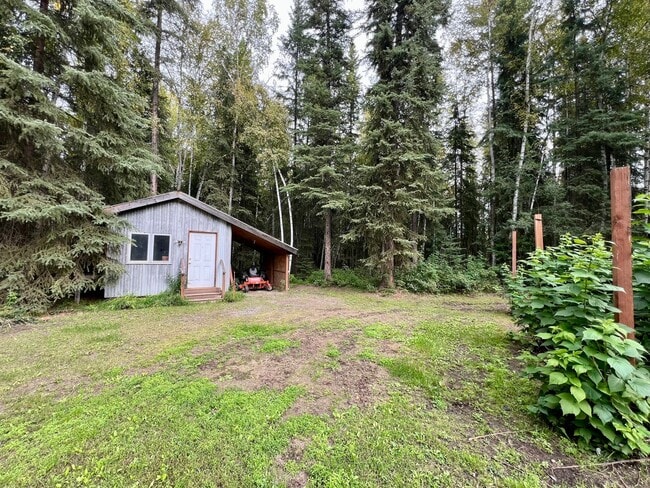 Building Photo - Charming 3-Bedroom Home on 5.84 Acres – Pe...