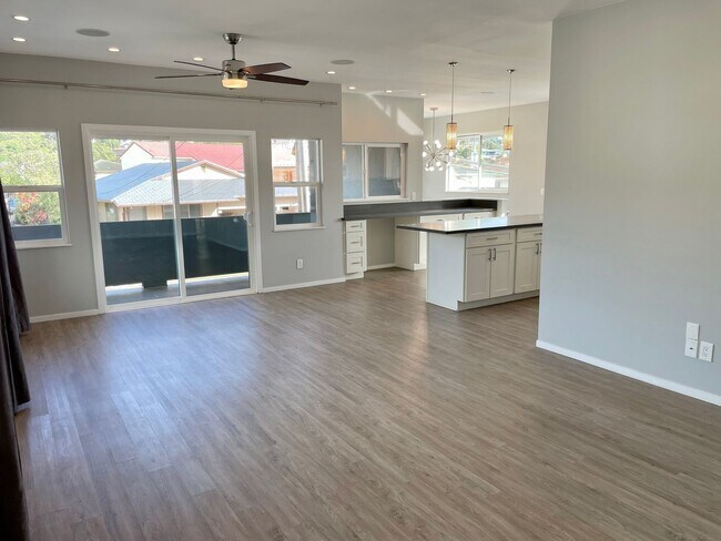 Building Photo - 2134 Kanealii Ave