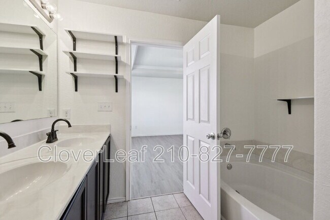 Building Photo - 3628 Lazy Diamond