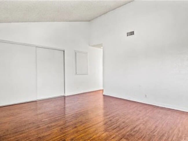 Building Photo - 764 N Glendora Ave