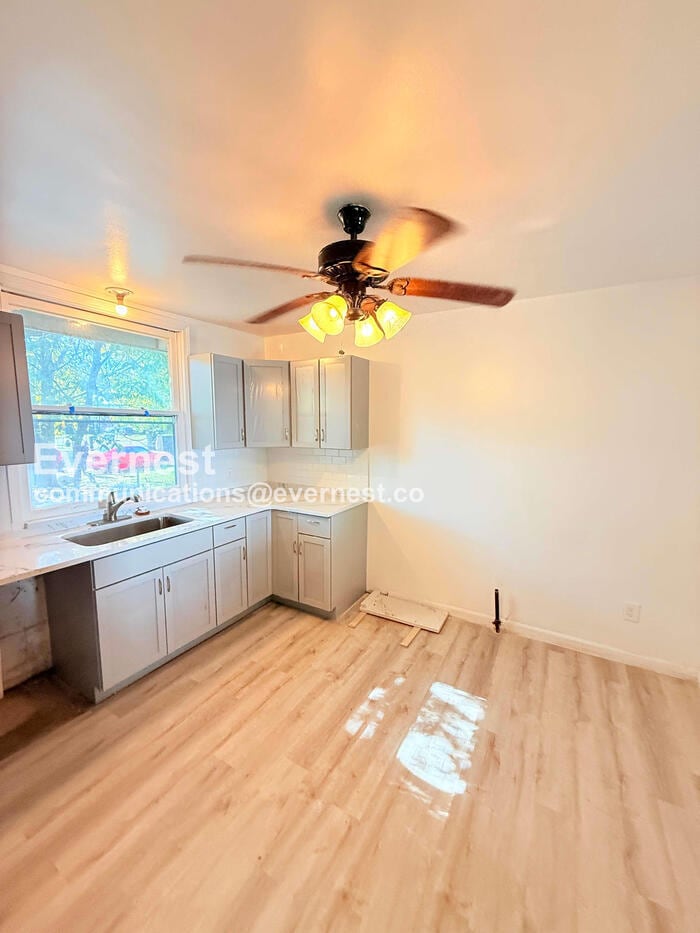 Building Photo - 5134 Hereford St