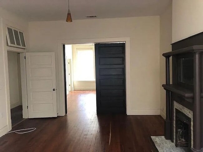 Building Photo - Two Story Apartment on Broad Street