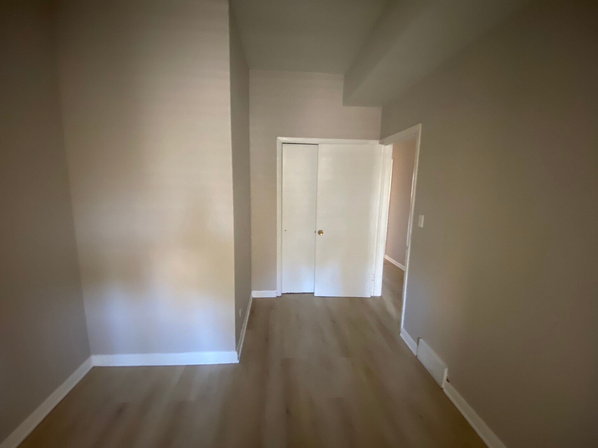 Building Photo - 4530 N Lincoln Ave