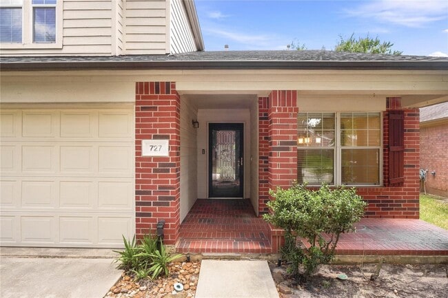 Building Photo - 727 Cypresswood Ridge