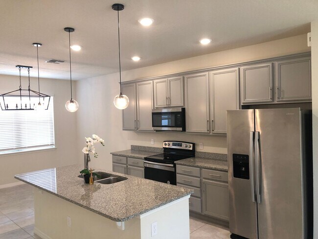 Building Photo - 2674 Mead Ave