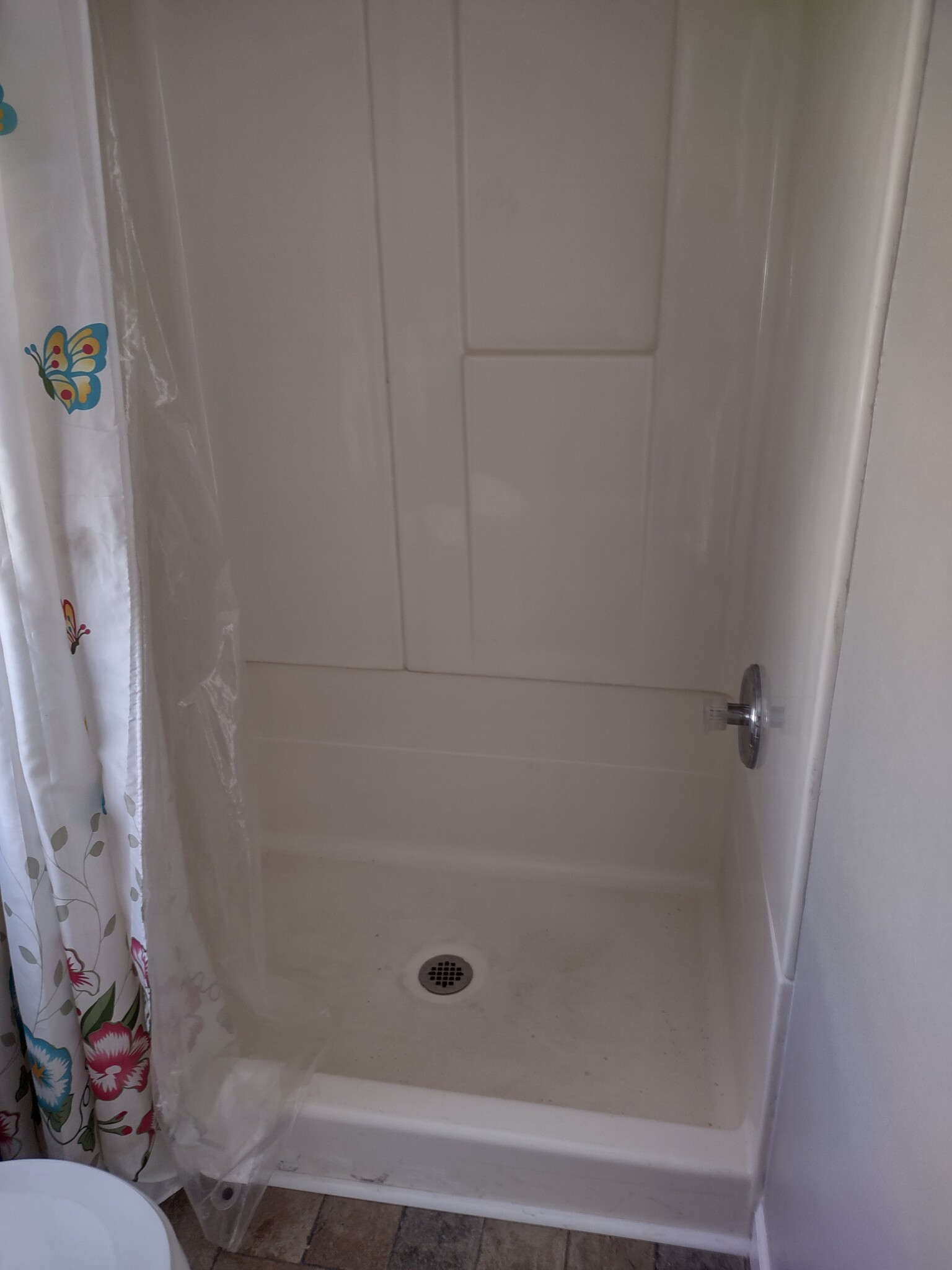 STEP IN SHOWER - 7402 Demure Ln