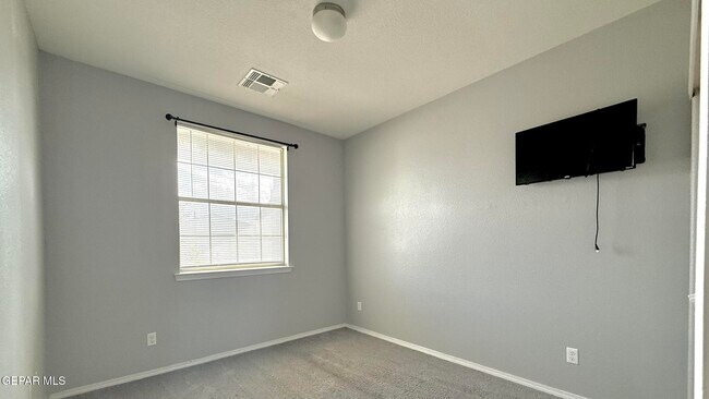Building Photo - 13139 Saker Dr