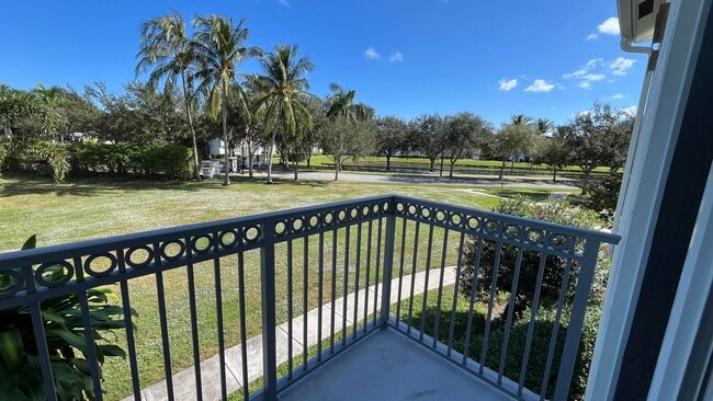 Building Photo - 2058 Alta Meadows Ln