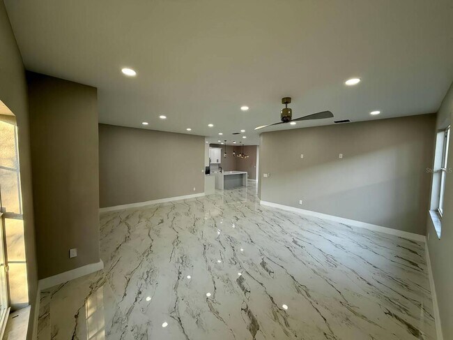Building Photo - 2958 White Cedar Cir